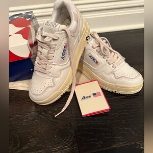 Autry CLC low sneakers 39/9